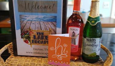 LAKEFRONT Home at Lake Chickamauga! Walk to the Marina! - Foto 4