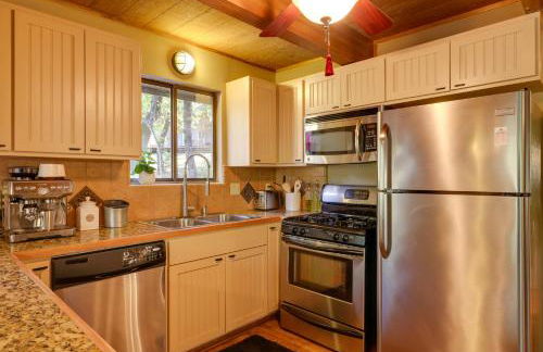 Spacious Groveland Cabin with Wraparound Deck! - Foto 11