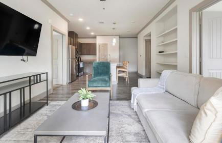 Landing Amazing 1BD Courtyard Pool - Photo 36