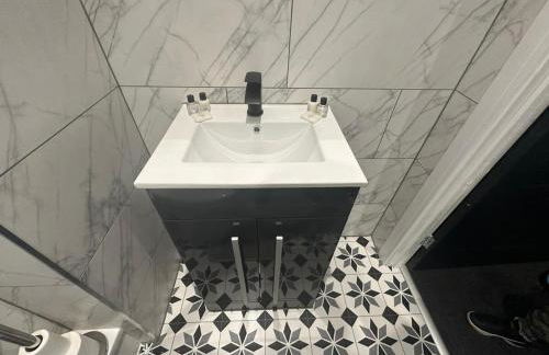 Adam Court Apartments - PE1 - Contractor Friendly - Choice of Studios or 1 Bed Apartments - Free Parking - Sofa Beds - Sky TV - Full Kitchen - Washer Dryer - WiFi - Foto 12