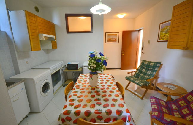 Inviting Holiday Home With Terrace, Garden Furniture, BBQ - Foto 28