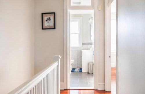 Comfortable 4 Bedroom Home with City View Near Capitol Hill Washington DC - Foto 13