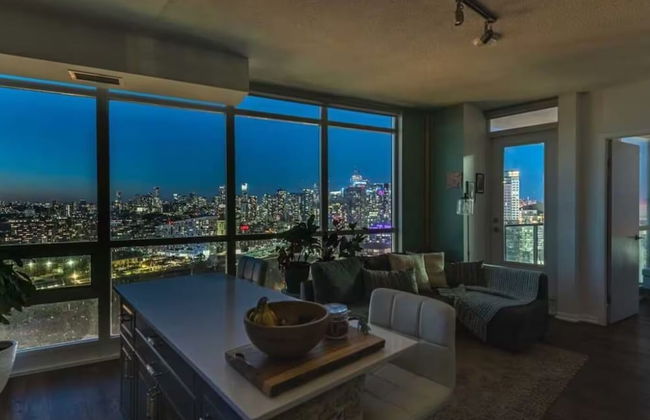 Lanterra Downtown Cn Tower - Photo 70