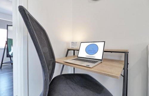 Comfy 4 Bed, Sleeps 8, fast WIFI, Contractor friendly - Foto 37