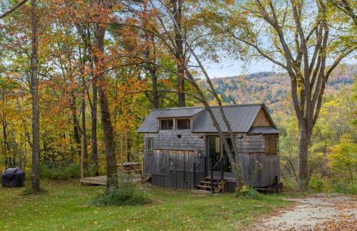 Caboose Tiny Home on river with hot tub near Stowe - Foto 34