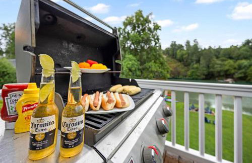 LKJ - Lakefront Home, Hot tub, Fire Pit, Games and Movie Room! - Foto 8