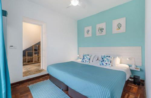 Scenic Home with Panoramic Sea & Mountain Views in São Vicente - Foto 8