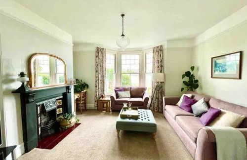 A unique and spacious river front property - Foto 13