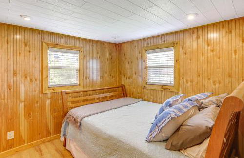 Waterfront Port Clinton Cottage with Fire Pit! - Foto 11