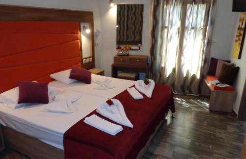 Niki Studios Sea - Front - Photo 23