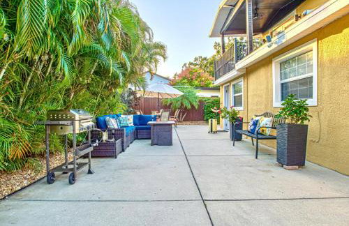 Tropical escape with fire pit near airport & stadium - Foto 3