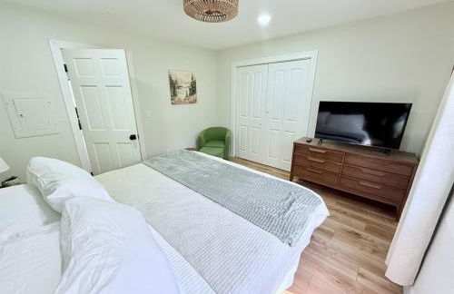 The Canopy 4BR Forest Escape Spa, Sip, and Unwind - Foto 25