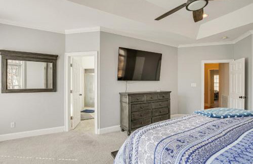 Lake Hartwell Getaway with Private Dock and Fire Pit! - Foto 12