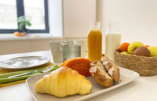 Modern Retreat with Mountain Views - Photo 12