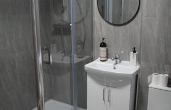 Comfy 2-bedroom Flat with Private Parking - Foto 30