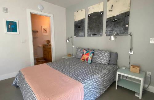 Stylish NOPA Penthouse, Remote Work Friendly - Foto 22