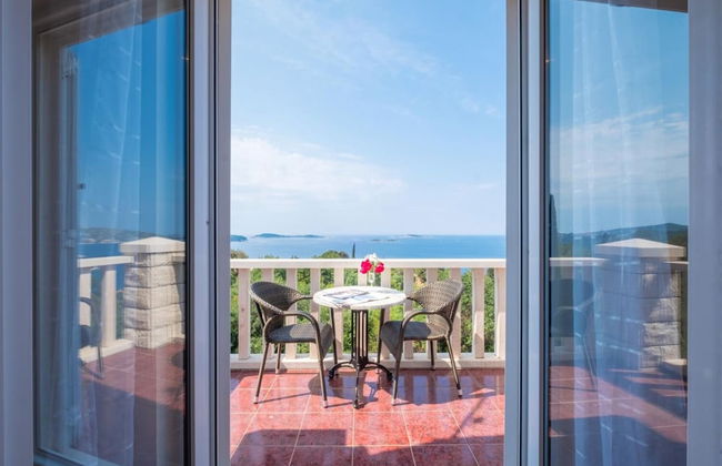 Villa Bouganvillea - sea View & Garden - A4 Premium - Photo 12