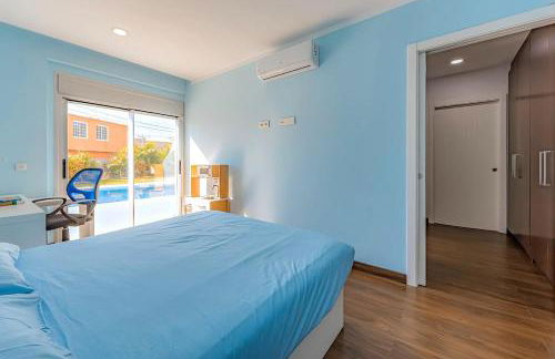 Independent villa with an immense heated pool! - Foto 12