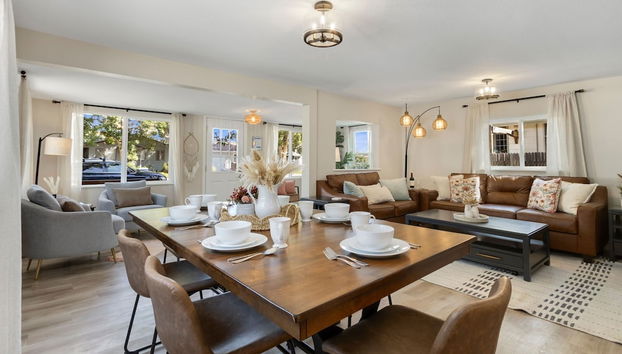 Downtown Windsor Home with Hot Tub and Pool Table - Foto 2, Imagem principal