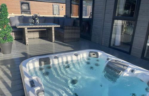 Ailsa Lodge with Hot Tub - Foto 6