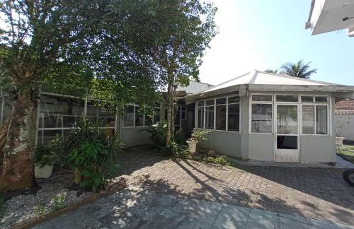 Casa 30 metros da praia com wifi e garagem 6 carros - Photo 33