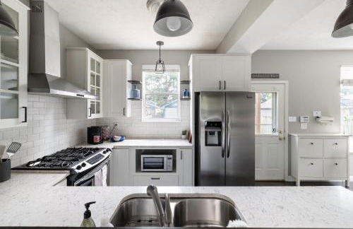 Indy Gem, Mins from Downtown with Hot Tub - Photo 6