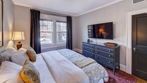 Chic Comfortable 2BR with Porch near Dilworth - Foto 2