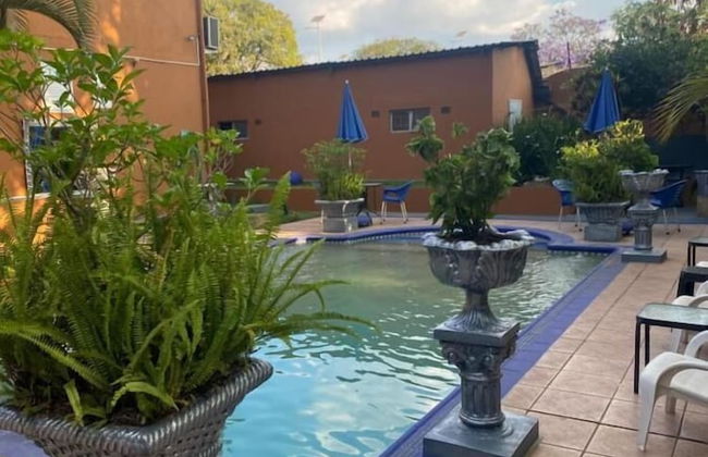 La Belva Court with Swimming Pool - Photo 12