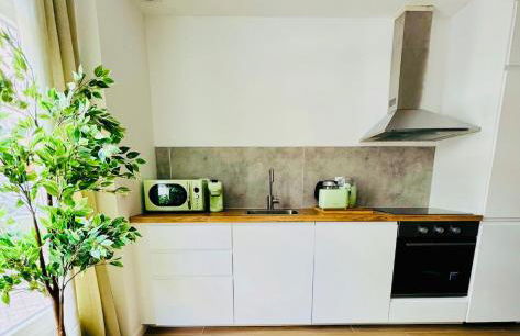 Trendy Urban Hideaway in Madrid - Photo 16