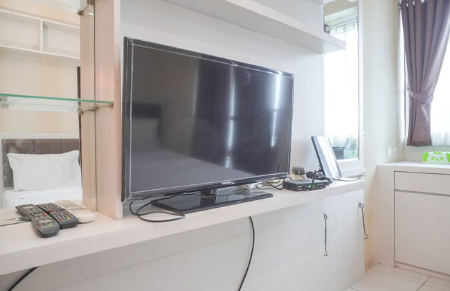 Good Deal And Cozy Stay Studio Room Tifolia Apartment - Photo 3