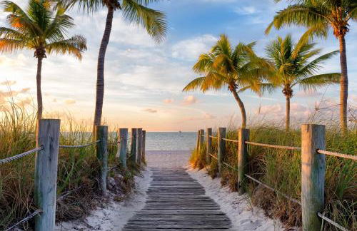 Fountain condo 2 story Pool BBQ Balcony - Photo 4