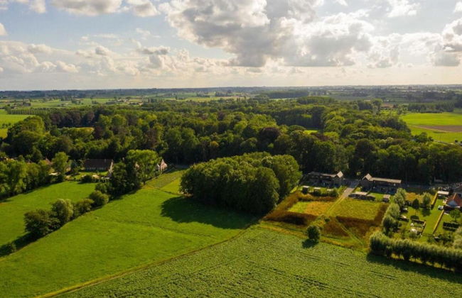 Family Home With Garden - Photo 35