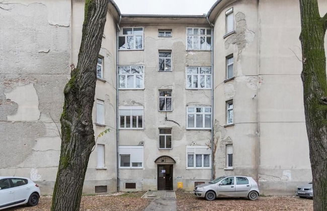 Bright 2BDR Apt near Main Bus Station-FREE PARKING - Foto 16