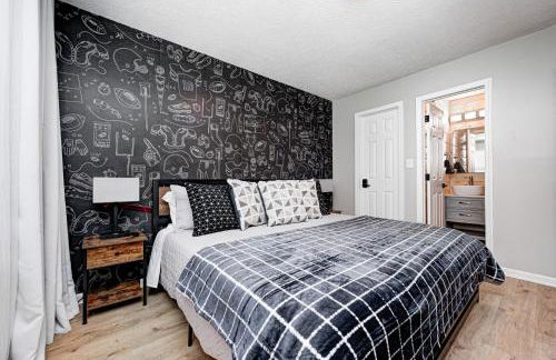 5 min to Grand Park, 1Level, Stocked Kitchen, King Bed, GameRm, Firepit, BBQ, Pet Friendly - Foto 16