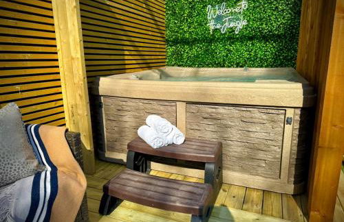 Tudor Hot Tub Family House - Foto 19