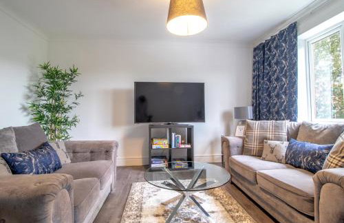 Renfrew Town Centre Easy Link to Glasgow City - Pass the Keys - Foto 8