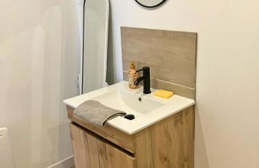 Beau Duplex moderne et calme - gare & centre - idéal pro-couple-famille - Foto 6