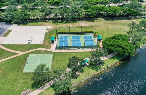 1st floor condo, resort amenities, stunning view - Foto 37