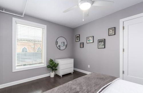 Soaring 2-Bedroom Parkside Loft Walkable to it All - Foto 18