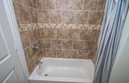 Cozy Remodeled 2br/2ba Near Downtown Sleeps 8 - Foto 14