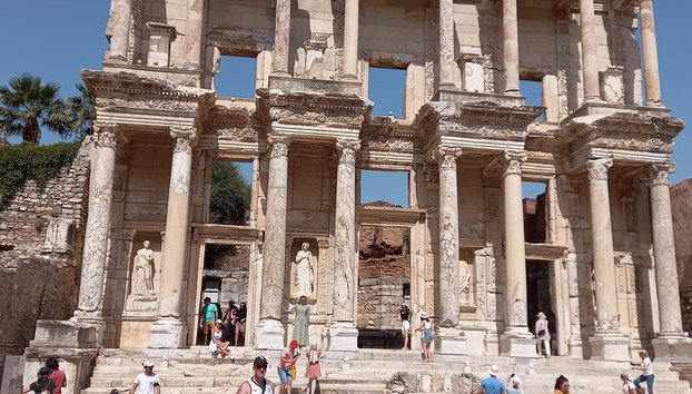 "Izmir nach Ephesus : Private Highlights Tour mit Fast-Track-Einstieg" - Foto 2, Celsus