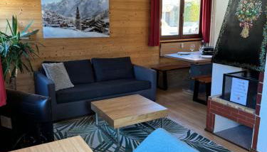 Appartement T2 ambiance chalet centre village proche des commerces et des pistes WIFI - Foto 2