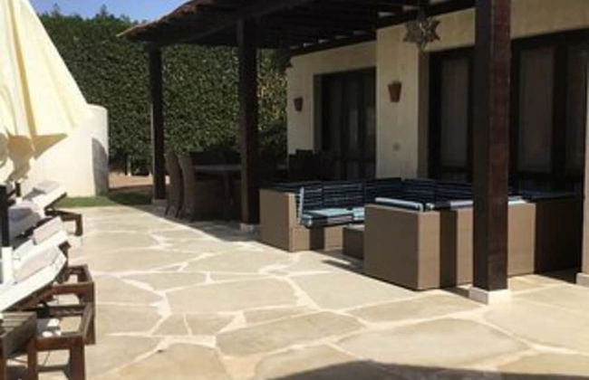 Villa - Sleeps 6 - Heated Pool - Garden - Parking - Foto 11