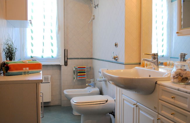 Bnbook - Sesto Calende Train Station - Foto 21