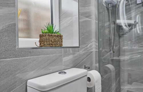 Very Cosy & Lovely 1 Bed Garden Apartment with side access, Suitable for Long Stay and Short Stay - Photo 50