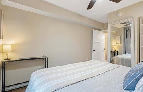 Downtown Seattle Corner Unit with Skyline Views - Photo 32