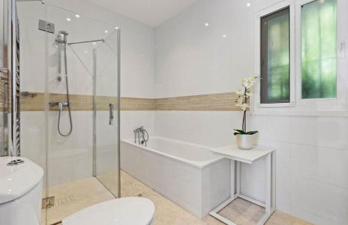 Villa Roco Marbella private pool and sea view - Photo 25