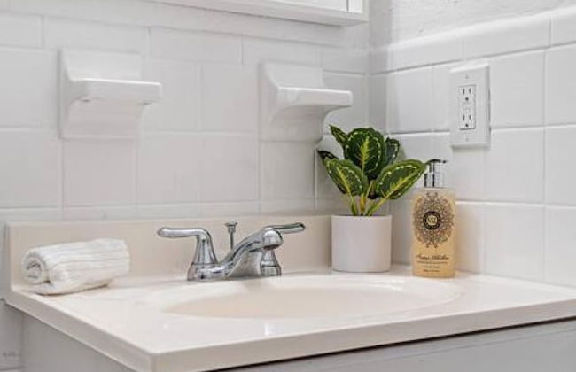 Musicians Lounge - 2 BR With Parking Asssigned - Photo 24