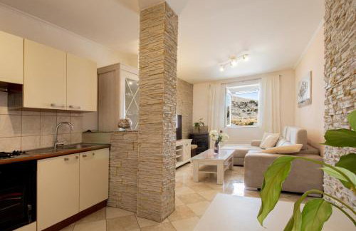 Toncica Sunny terrace with seaview and shaded BBQ area - Foto 1