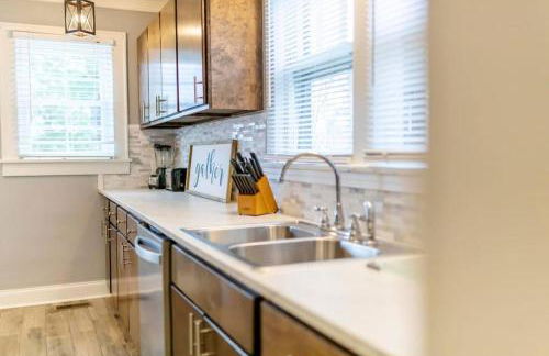 3BR Bristol Retreat - 2 Blocks from State Street - Foto 15